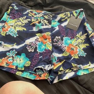 Ladies shorts by Trouve